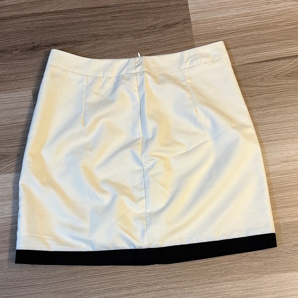 Cream Mini Skirt with Black Trim Large